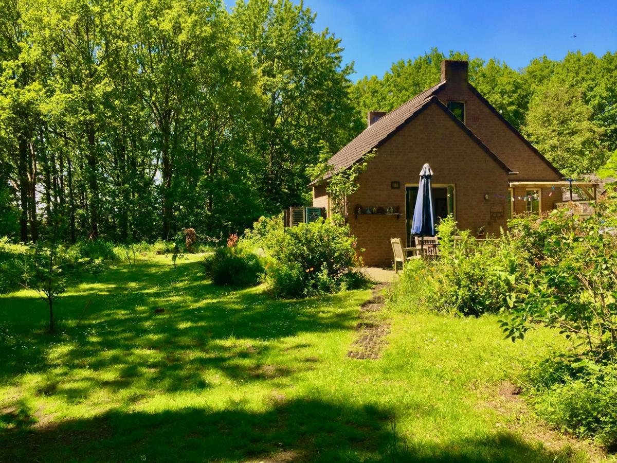 Blauwe Lelie Villa Ewijk Exteriör bild